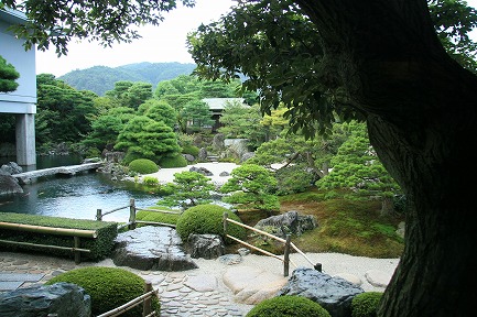 美術館庭園-10