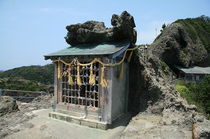 最先端に鎮座する祠です。