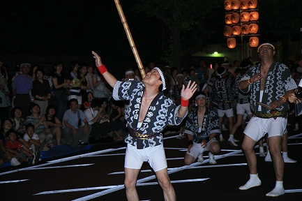 秋田竿燈まつり-3