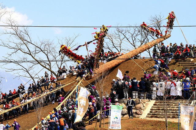 御柱祭・木落し-10