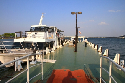 びわ湖の風景-3