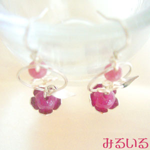 芽〜マトリクスレピドライト〜と蓮の花〜ルビー〜ピアス(イヤリング)|手作りアクセサリー工房みるいる