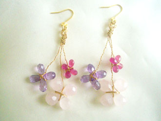 みるいるa bunch of flowersピアス(イヤリング)はローズクォーツ、アメジスト、ルビーが輝きます!|手作りアクセサリー工房みるいる