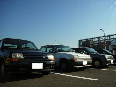 シュペール