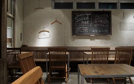 ムモクテキカフェ三条店
