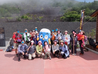 富士下山　富士山下山ツアー　村山　アサギマダラ　ｶﾞｲﾄﾞ　西川卯一　東海道表富士