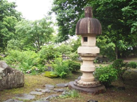 庭石 灯籠③ 濡鷺型(ぬれさぎがた)【譲り先決定】