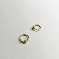 金製品　画像　K18YG イエローゴールド　チビフープピアス