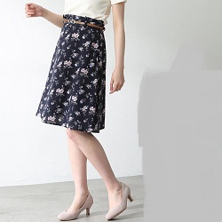 古着 画像 フレアスカート 花柄 ネイビー系 Honeys Lサイズ レディース 美品