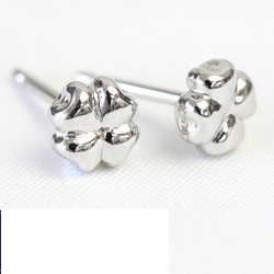 プラチナ製品 画像 Pt900 ピアス クローバー