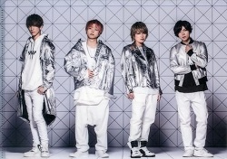ジャニーズ 画像 NEWS 小山慶一郎 増田貴久 手越祐也 加藤シゲアキ 公式クリアファイル WORLDISTA 2019 新品未開封