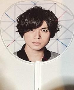 ジャニーズ 画像 加藤シゲアキ NEWS 公式うちわ WORLDISTA 2019 美品