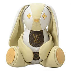 ルイヴィトン 画像 ぬいぐるみ ウサギ モノグラム 白 ベージュ