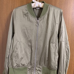 古着 画像 薄手 MA-1 カーキ色 タグなし Lサイズ レディース 美品