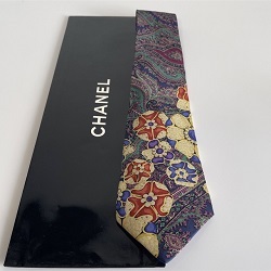 シャネル 画像 ネクタイ 花柄 マルチカラー パープル系