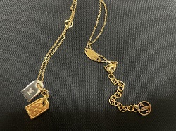 ルイヴィトン 画像 ネックレスナノグラム LVロゴ 真鍮