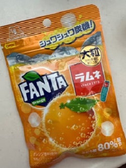 お菓子 画像 FANTAオレンジラムネ 大粒 ぶどう糖80%配合 シュワシュワ炭酸 森永 30%off