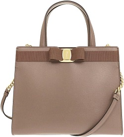 ブランド品 画像 サルヴァトーレ フェラガモ Ferragamo ショルダーバッグ ヴァラ カーフレザー キャラウェイシード