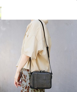 バッグ 画像 ショルダーバッグ 黒 ローリーズファーム 美品