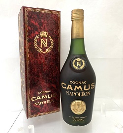 お酒 画像 カミュナポレオン コニャック 700ml 40% 未開封品 箱入り