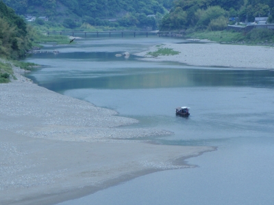 名越屋沈下橋と屋形船