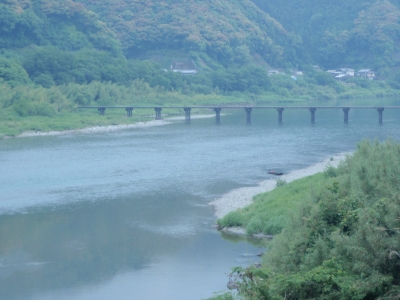 名越屋沈下橋