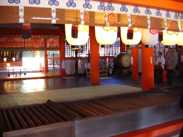 正式参拝した厳島神社の本殿