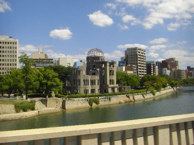 広島の原爆ドーム