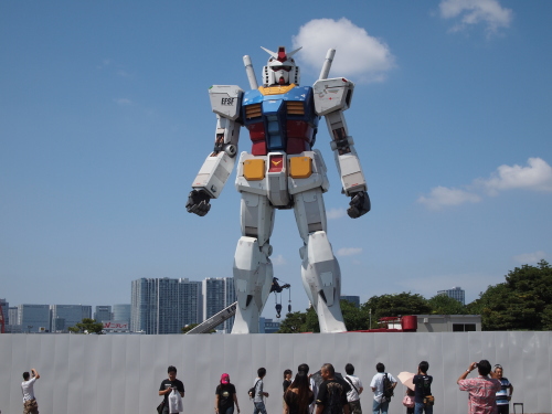 潮風公園におかれたガンダム像