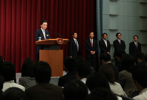 2009年9月16日夜の鳩山由紀夫首相の就任記者会見