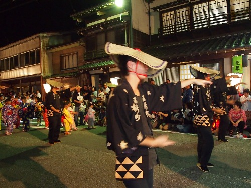 越中八尾の西新町のおわら踊り