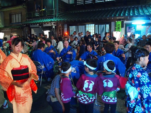 越中八尾の西新町のおわら踊り