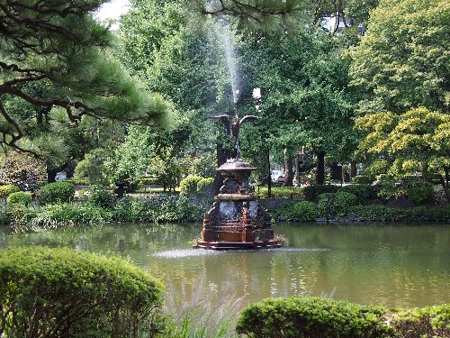 鶴の噴水