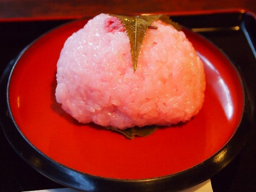 「おかめ」の桜おはぎ