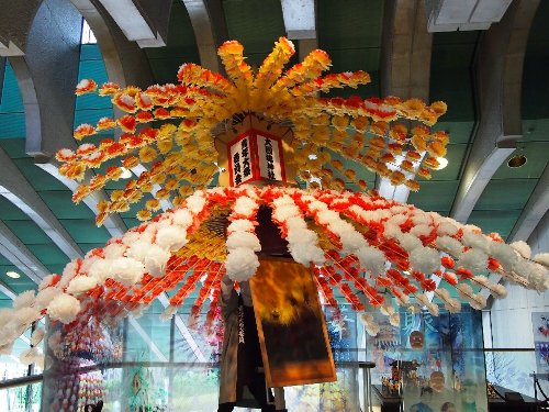 、大國魂神社「くらやみ祭」の万灯