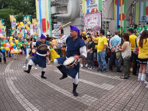 沖縄サンバカーニバルのエイサー