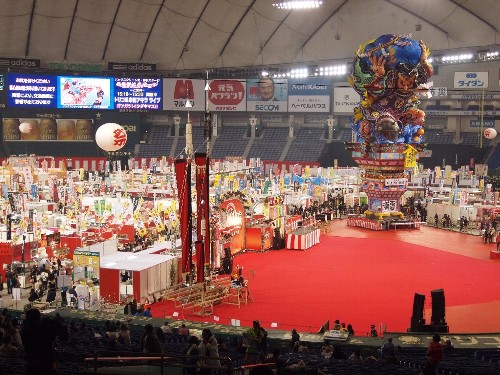 ふるさと祭り会場の全景