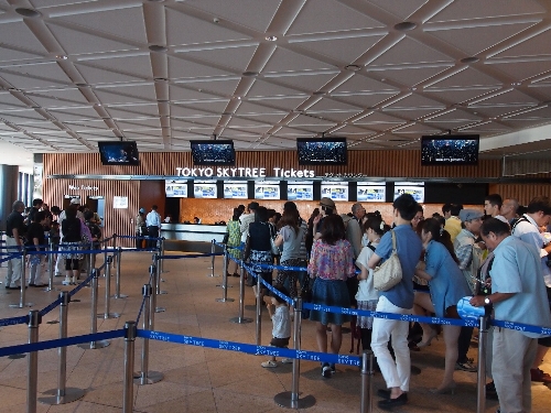 東京スカイツリーの入場までの列