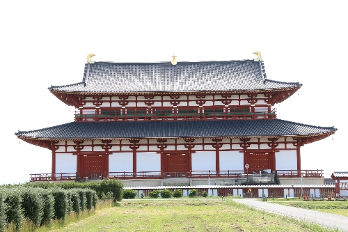 平城京跡に立つ大極殿