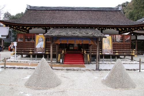 上賀茂神社を特徴づける立砂
