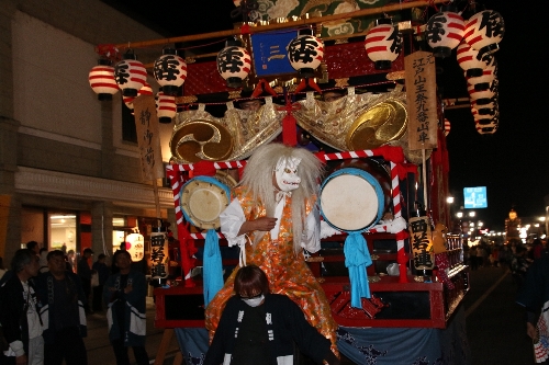夜のお祭り"