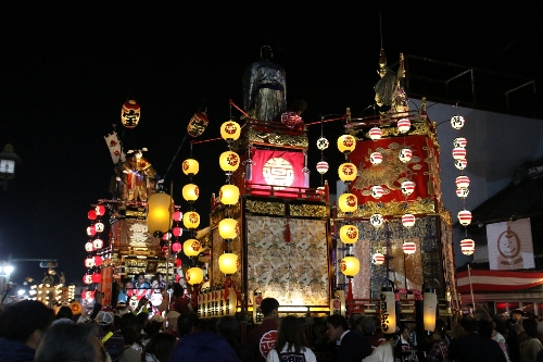 夜のお祭り"