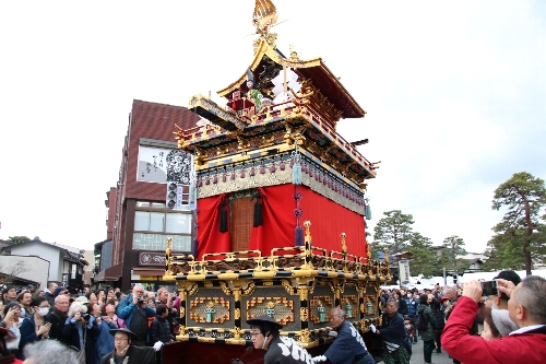 動き出す三番叟屋台