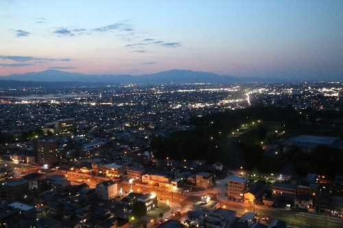 山形駅脇のホテルからの眺め