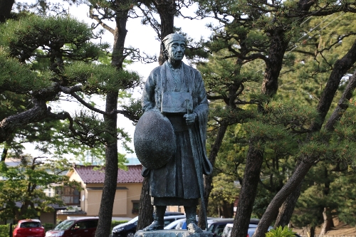 松尾芭蕉の銅像