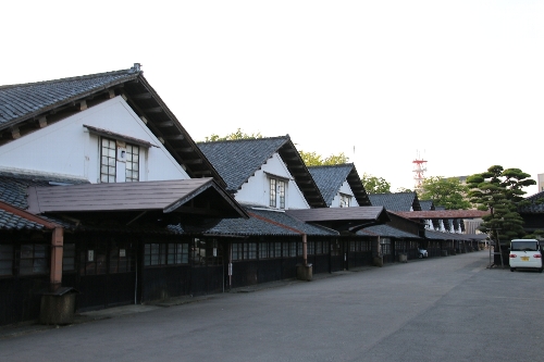 山居倉庫