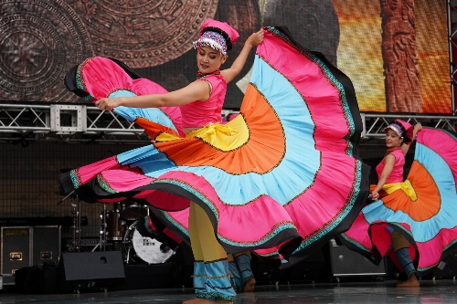 天津シルクロード芸術団