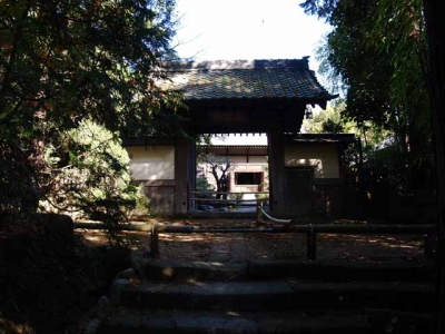 建長寺正統院門前