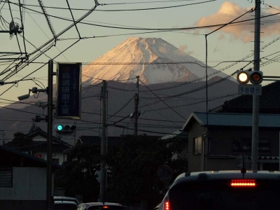 沼津市内の渋滞と富士山