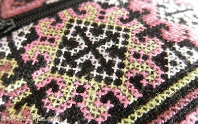 ミェン族のクロスステッチ刺繍_織り人